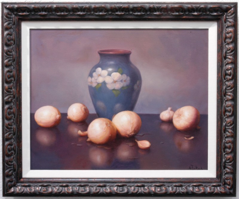 215304 Five Onions, Garlic, and a Blue Vase